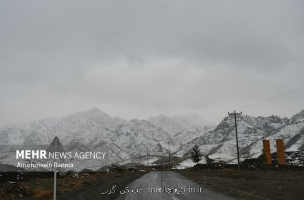 جاده های ۱۸ استان کشور امروز برفی و بارانی است